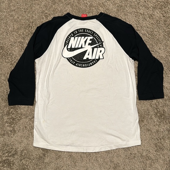 Nike Baseball Style Tshirt - Picture 3 of 4